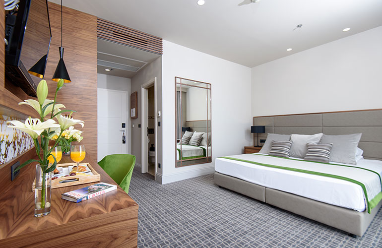 Hotel-Ariston_Luxury-Room-slider